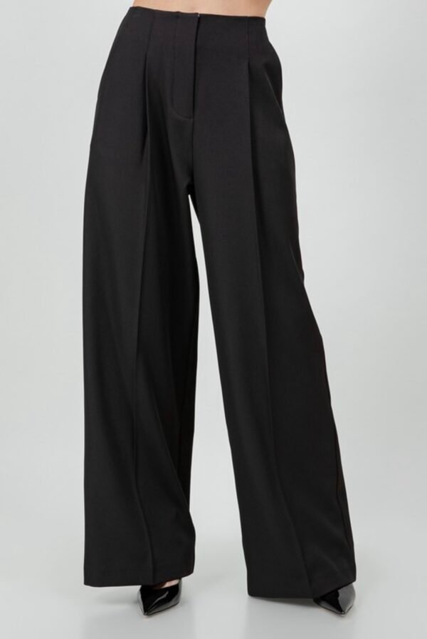 Pleated Waist Slim Pants